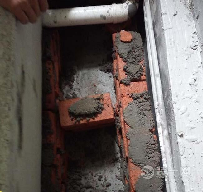 卫生间沉降池泥瓦师傅这样施工